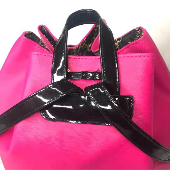 JUICY COUTURE PINK & BLACK PATENT BUCKET BACKPACK - Picture 3 of 16